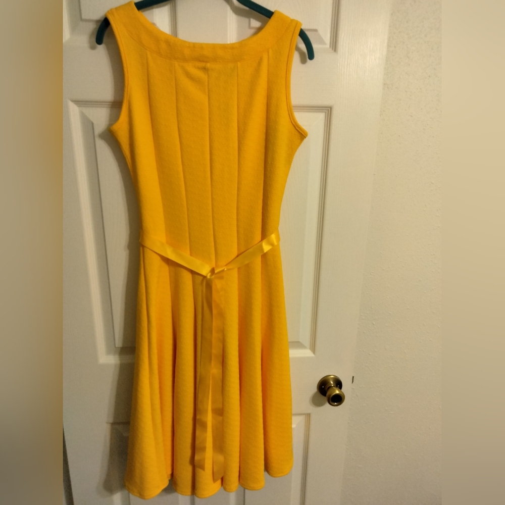 Haani Women's Yellow Dress Size M Two Button Close At Neckline,Yellow Ribbon
